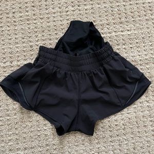 lululemon Hotty Hot Low-Rise Lined Short 2.5" black